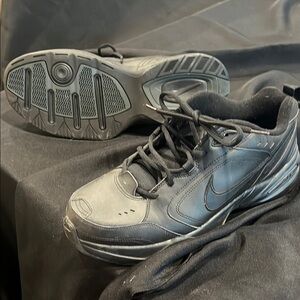 Nike Men's Black Athletic Shoes